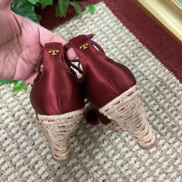 New Tory Burch Red Pompom-embellished Lace-up Satin Wedge Espadrilles Merlot 7 - Picture 15 of 16